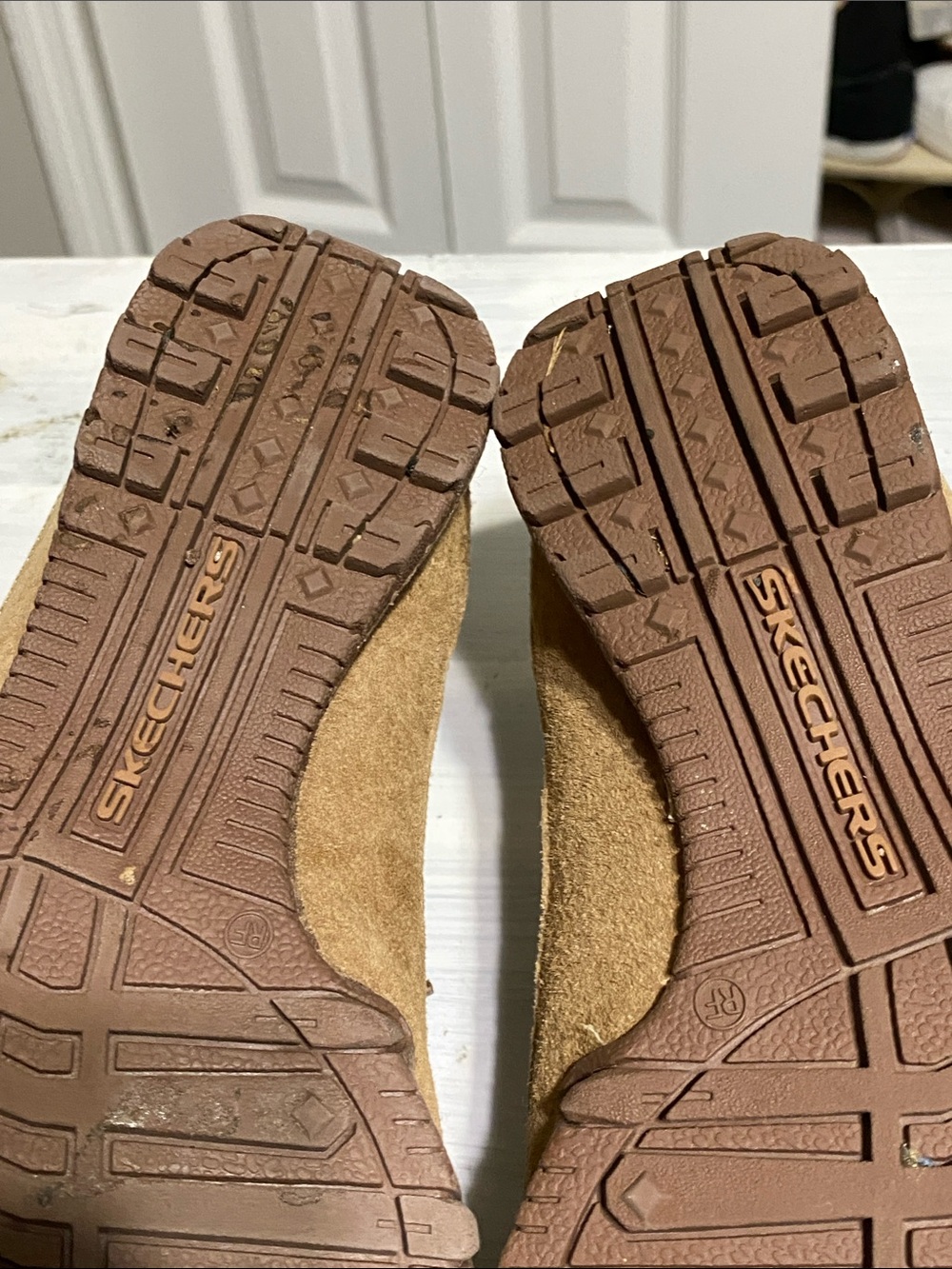 Skechers Relaxed fit Tan Suede Lace Up Shoes Women’s Size 7.5 - Picture 6 of 11
